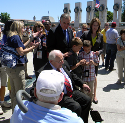 bustoshonorflight3