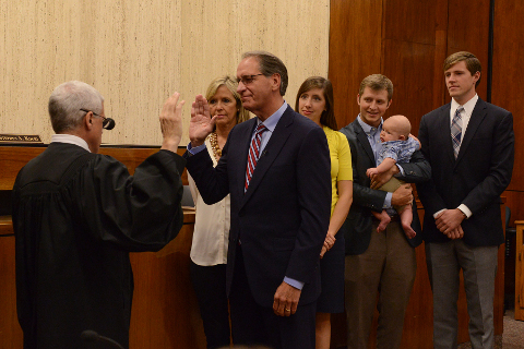 10082015Swearingin